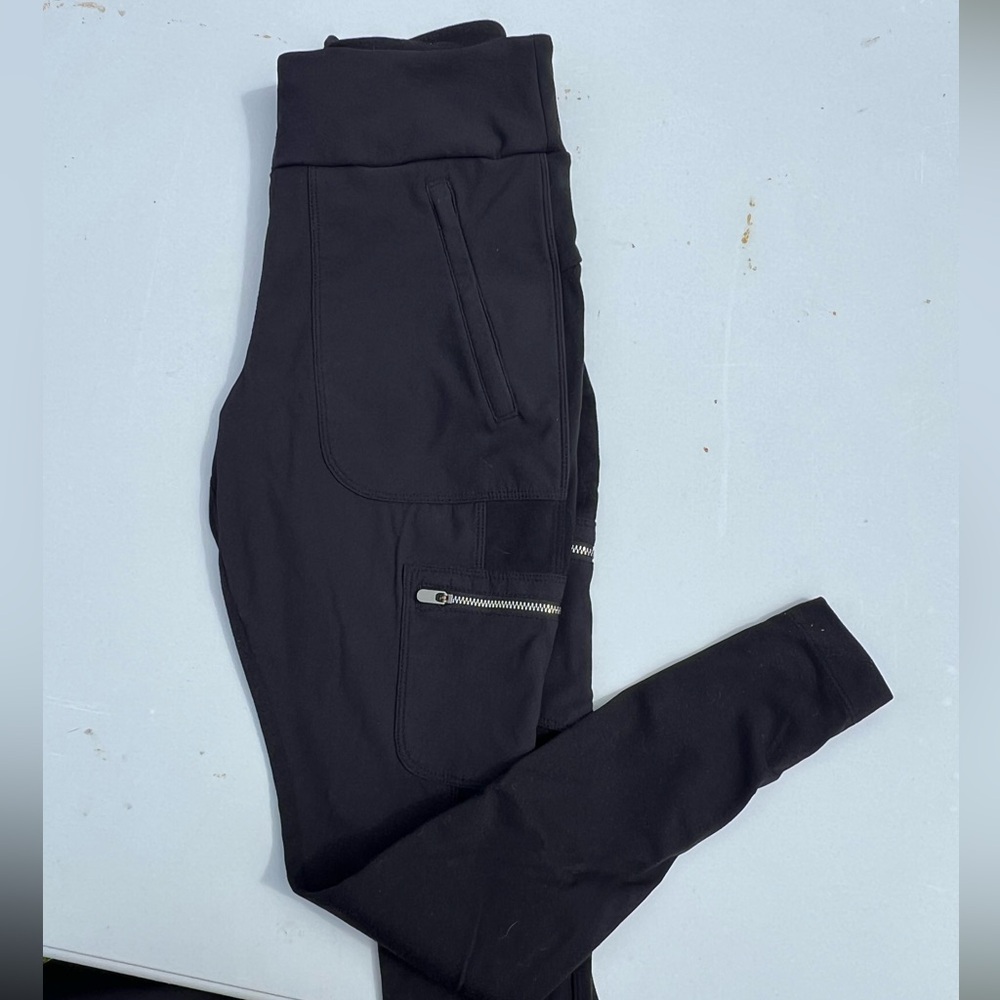 Athleta Headland Hybrid Cargo Leggings